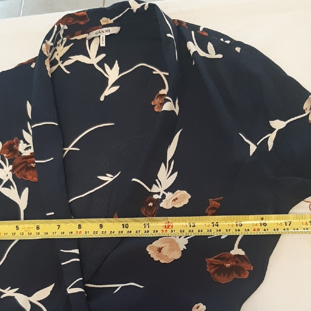 GANNI💐NWOT💐PRETTY FLORAL Navy Wrap Midi Dress TIE WAIST Flattering Fit Sz 36 - Picture 10 of 11